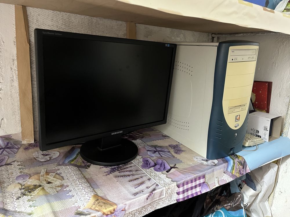 Calculator si monitor