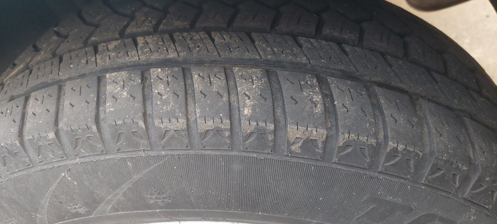 Cauciucuri iarna 215 65 16