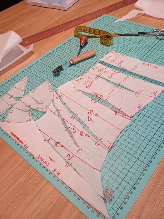 Tipar din carton ptr confecționare corset cu cupe și balene