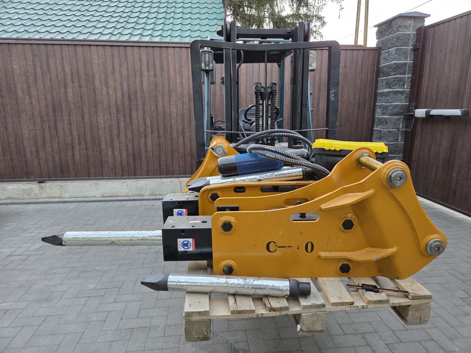 Гидромолот на JCB 3CX 4CX CAT 3В1
