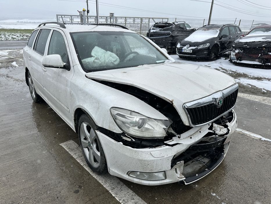 Dezmembrez / Dezmembrari / Piese / Accesorii Skoda octavia 2 facelift 2012 break 1.6 cay DSG alba