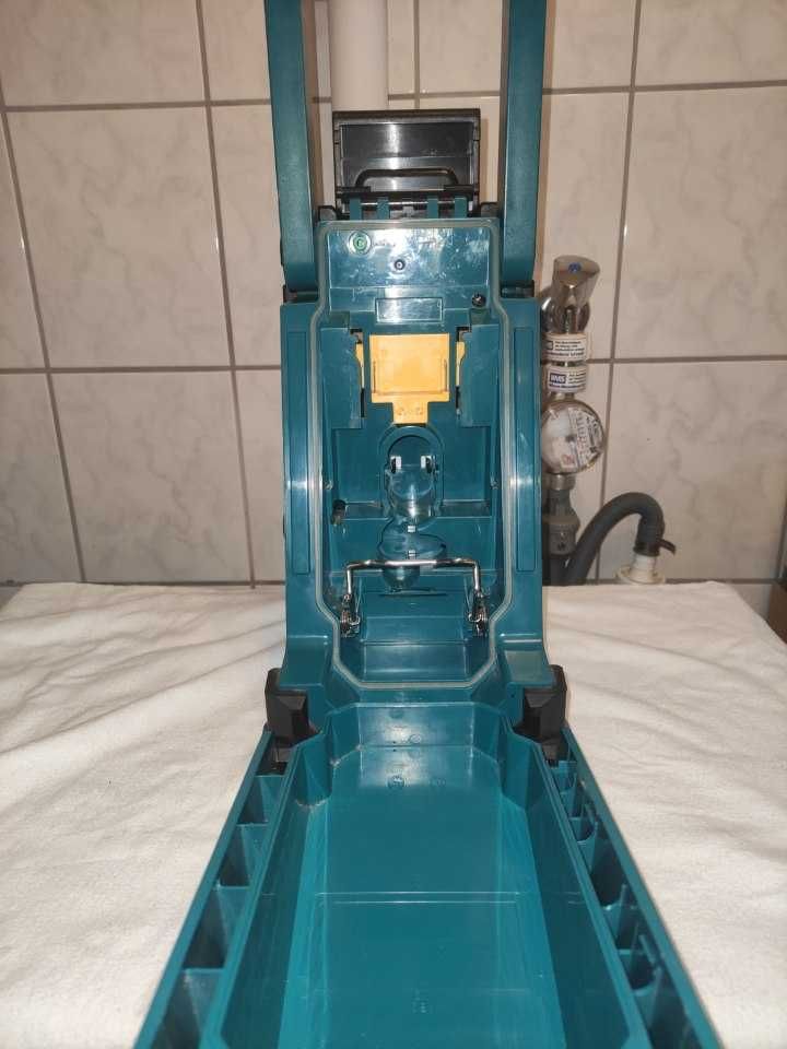 Makita Radio model DMR 102 original Makita,