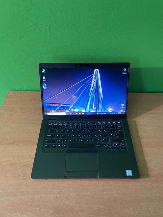 Dell 5400 - 14''FHD Touchscreen, intel i5-8350u, 16GB RAM, 256GB NVMe