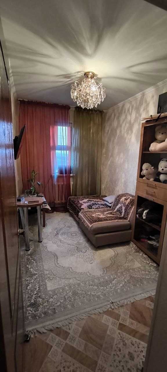 Продаётся 3-комн. квартира в 4 мкр.  69.5м², 3/3 этаж КИРПИЧка 1985 гп