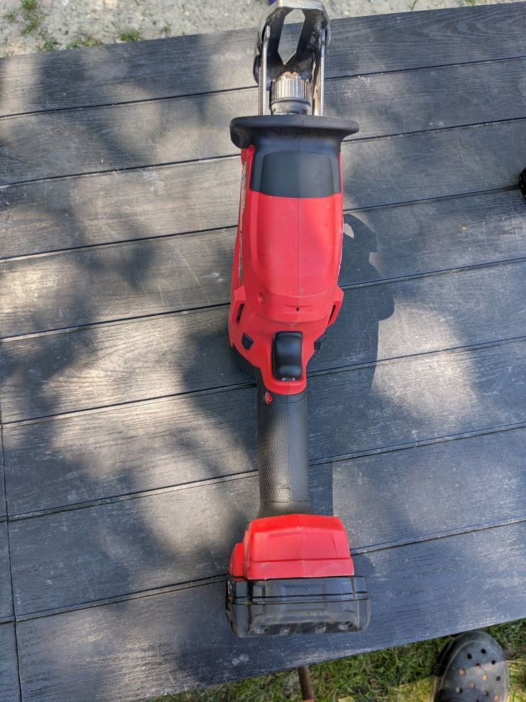 Fierăstrău Sabie Milwaukee M18 FUEL 2023