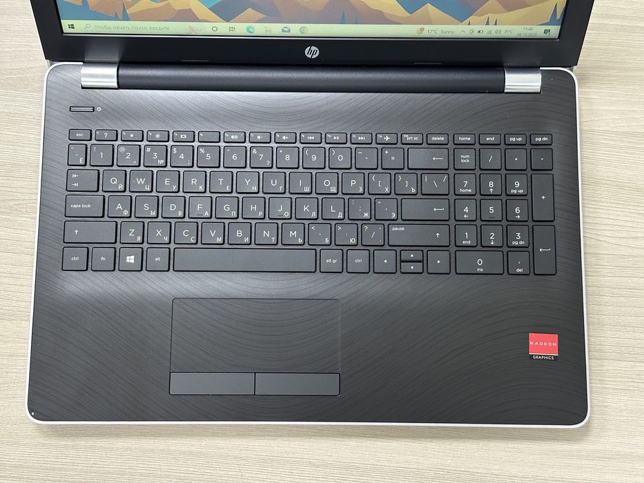 Ноутбук HP в идеале / AMD A10-9gen / SSD 256g / 8gb DDR4 / R7 M340