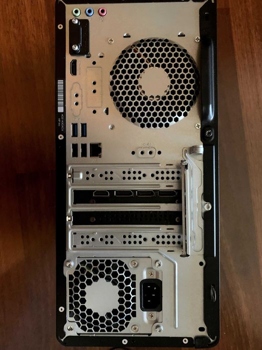 Calculator Gaming Ryzen 5700G, 16GB RAM, 1TB SSD, 1TB HDD, RTX 3060TI