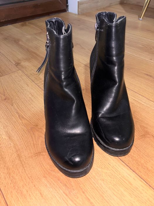 Ghete cu toc mărimea 38