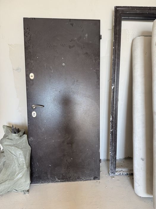 Входные двери железные 90 размер