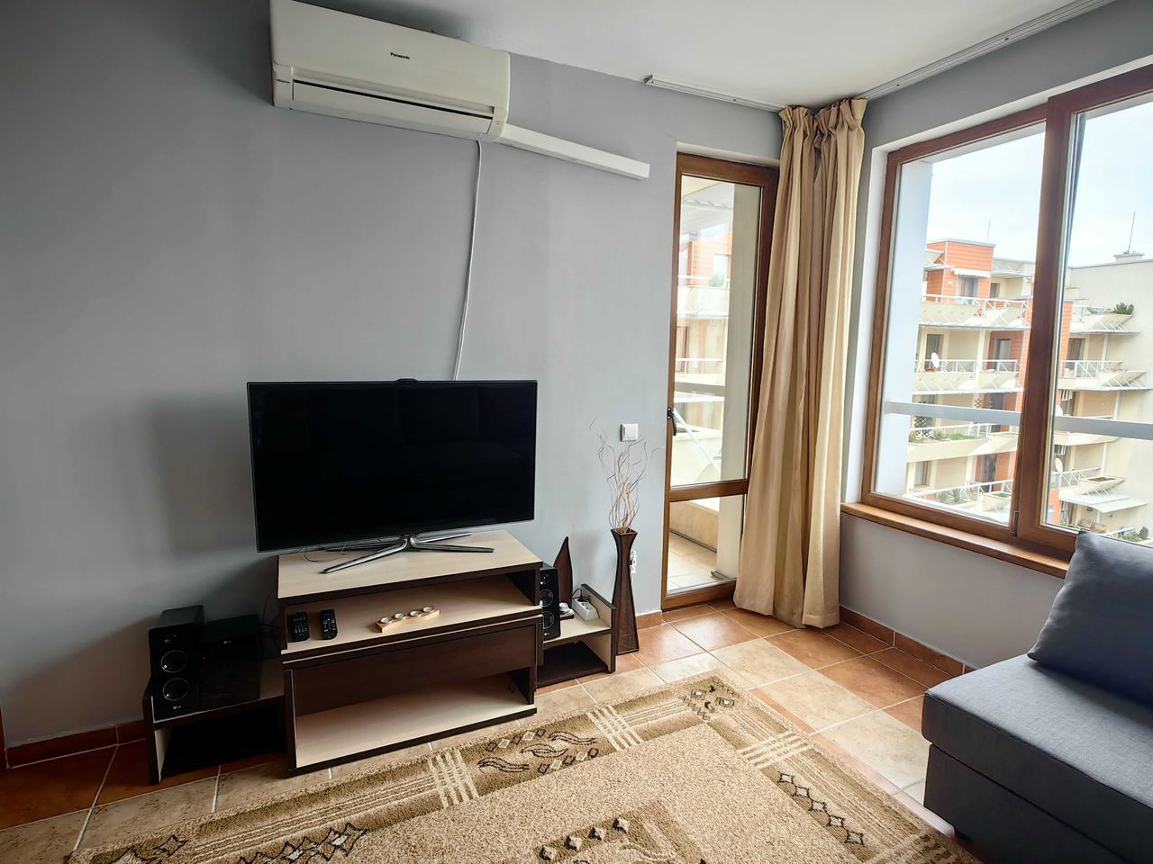 Дава се под наем Двустаен апартамент в Поморие - 60 кв.м за 450 € - Снимка #2
