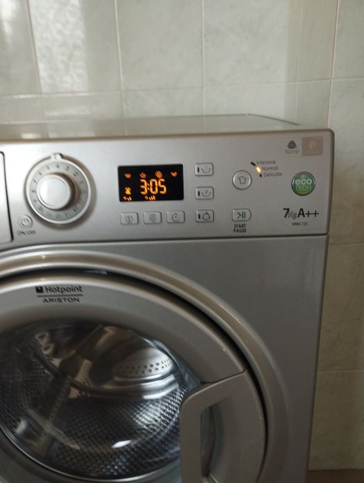 Пералня Hotpoint Ariston перфектна