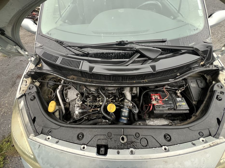 Renault Scenic ( 1.9DCI 2004г. )на части