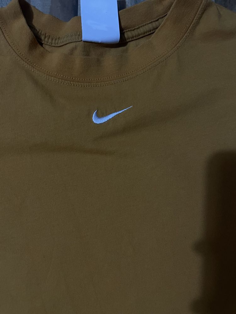 Tricou Nike.