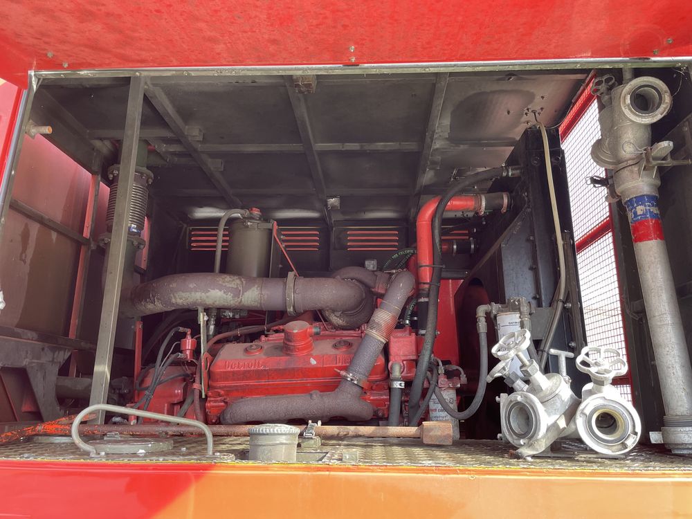 Masina pompieri 4x4 bazin 4500 litri