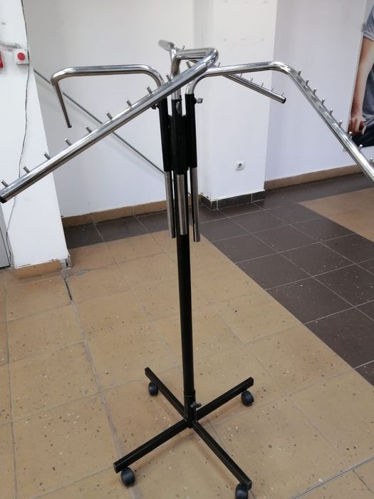 Vând stander cu 4 brațe