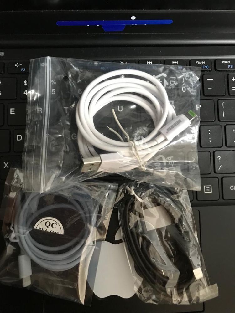 Cabluri de incarcare iPhone Tip: C / USB