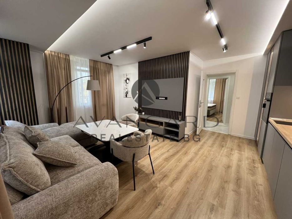 оф.24035 Дизайнерски тристаен/ Тракия