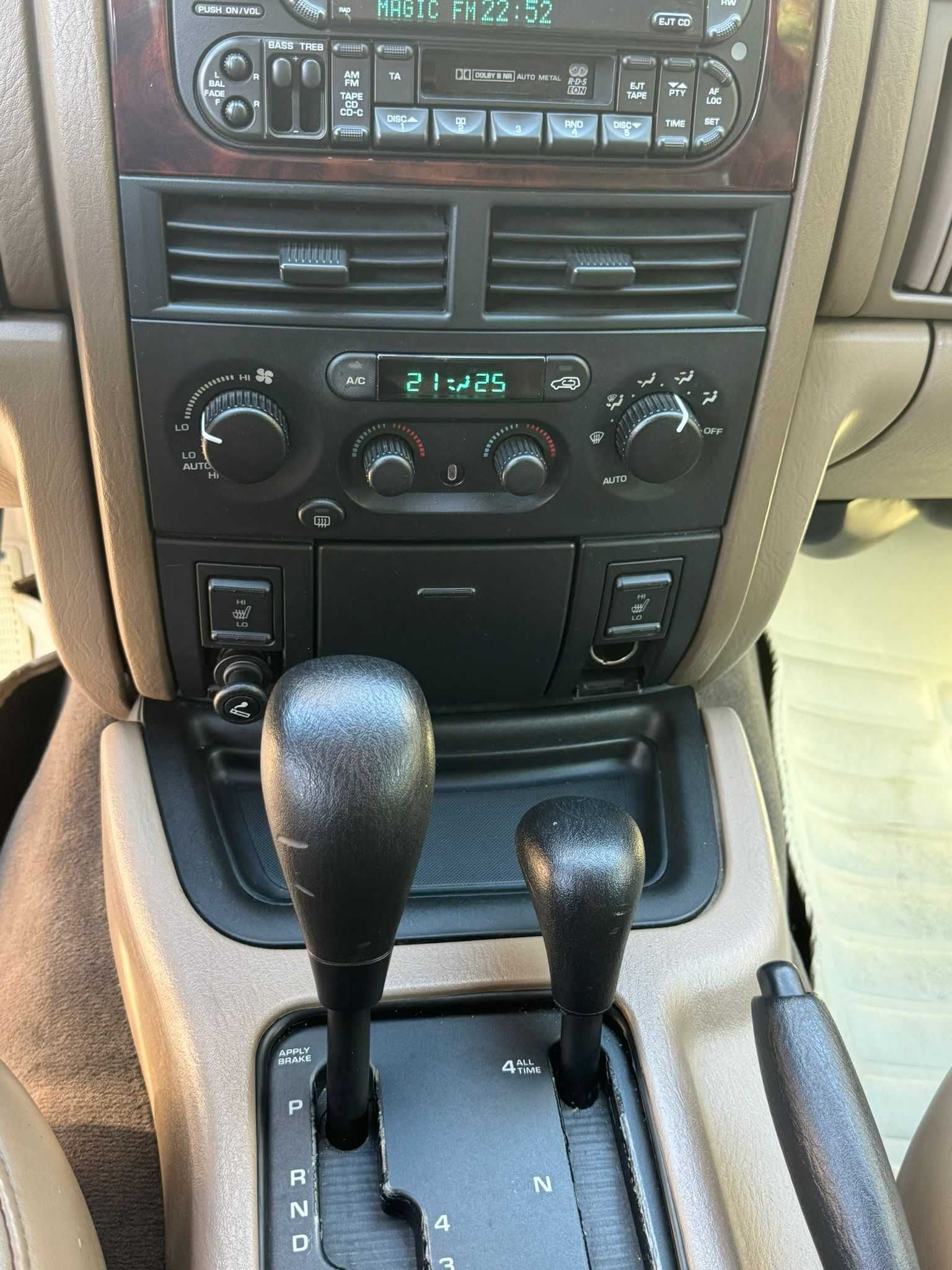 Vând  Jeep Grand Cherokee WJ Limited 2.7 Quadra Drive