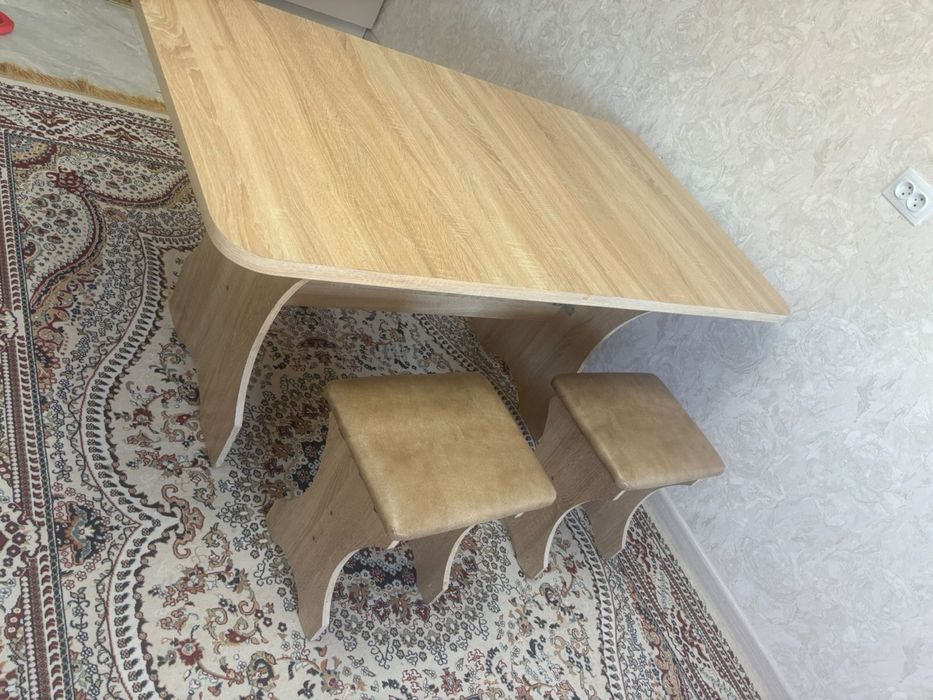 Стол стулями продается