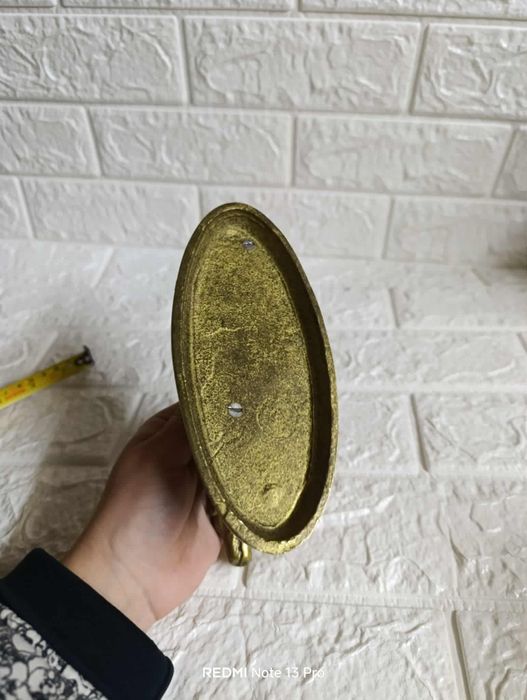 Масивна бронзова хрътка