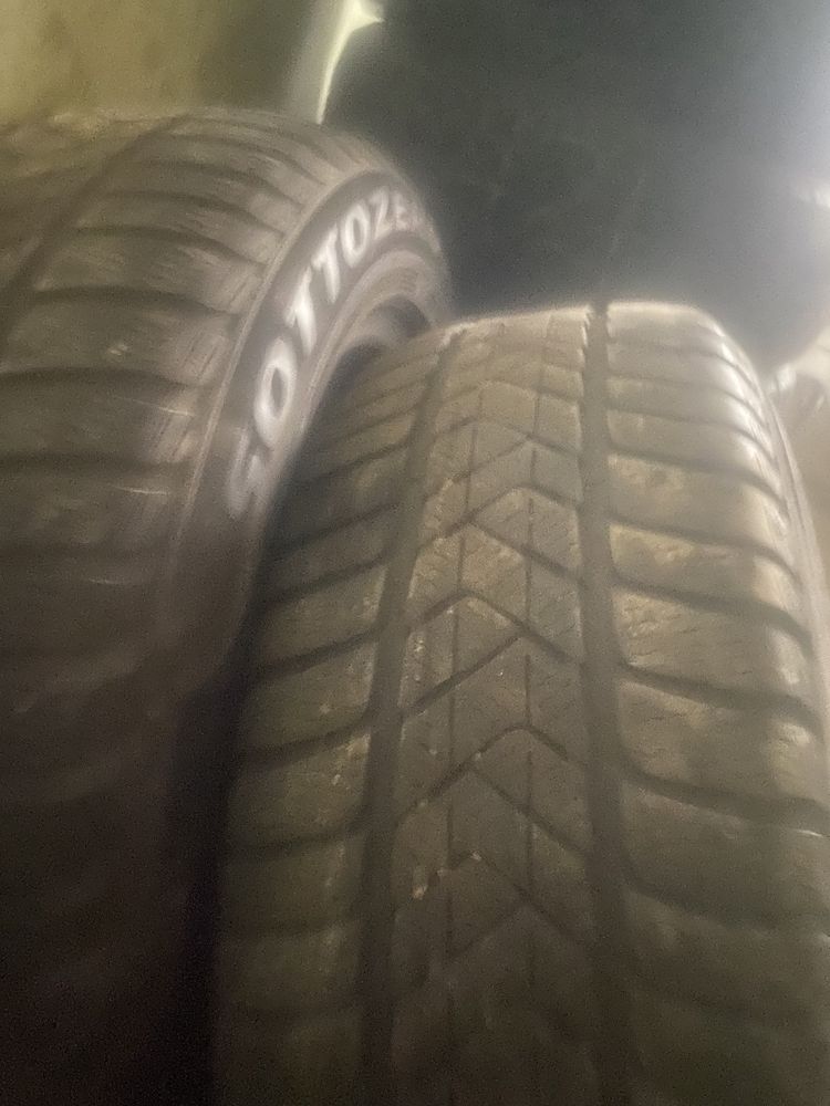 2 cauciucuri iarna 225/55/17 Pirelli