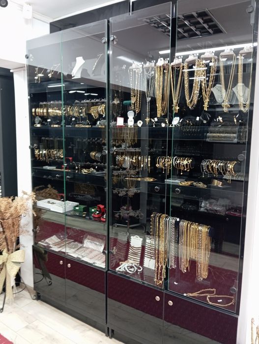 Vitrin toate Mobilier