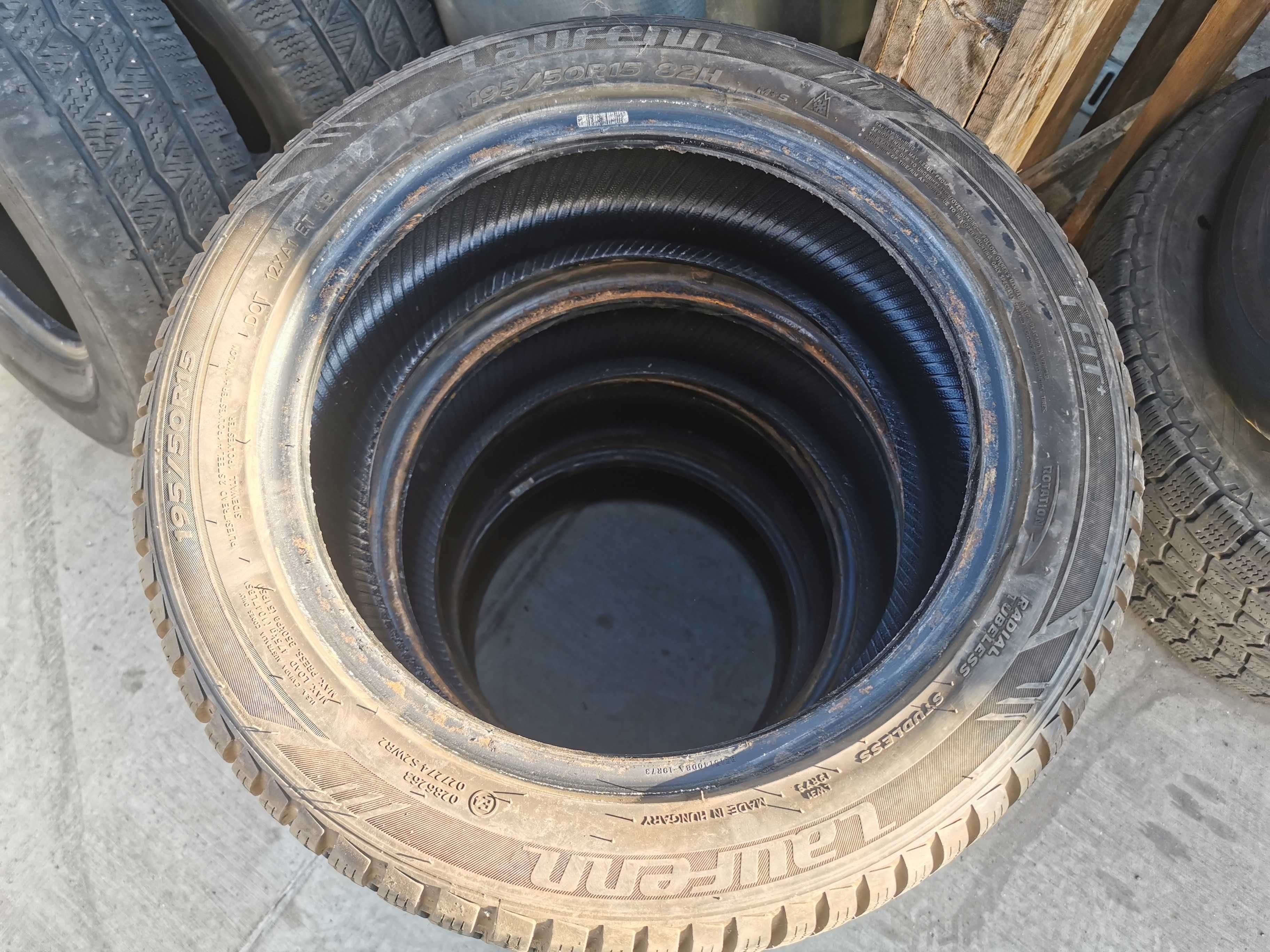 Зимни гуми 4 x  195/50 R15