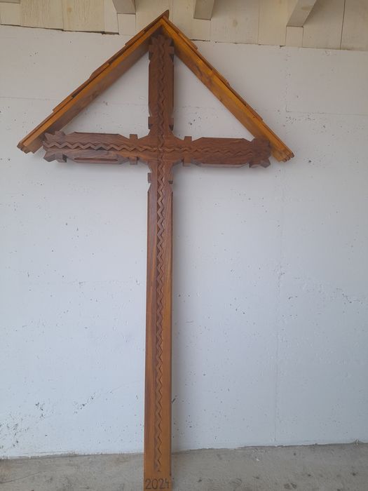 Troiță din lemn de stejar