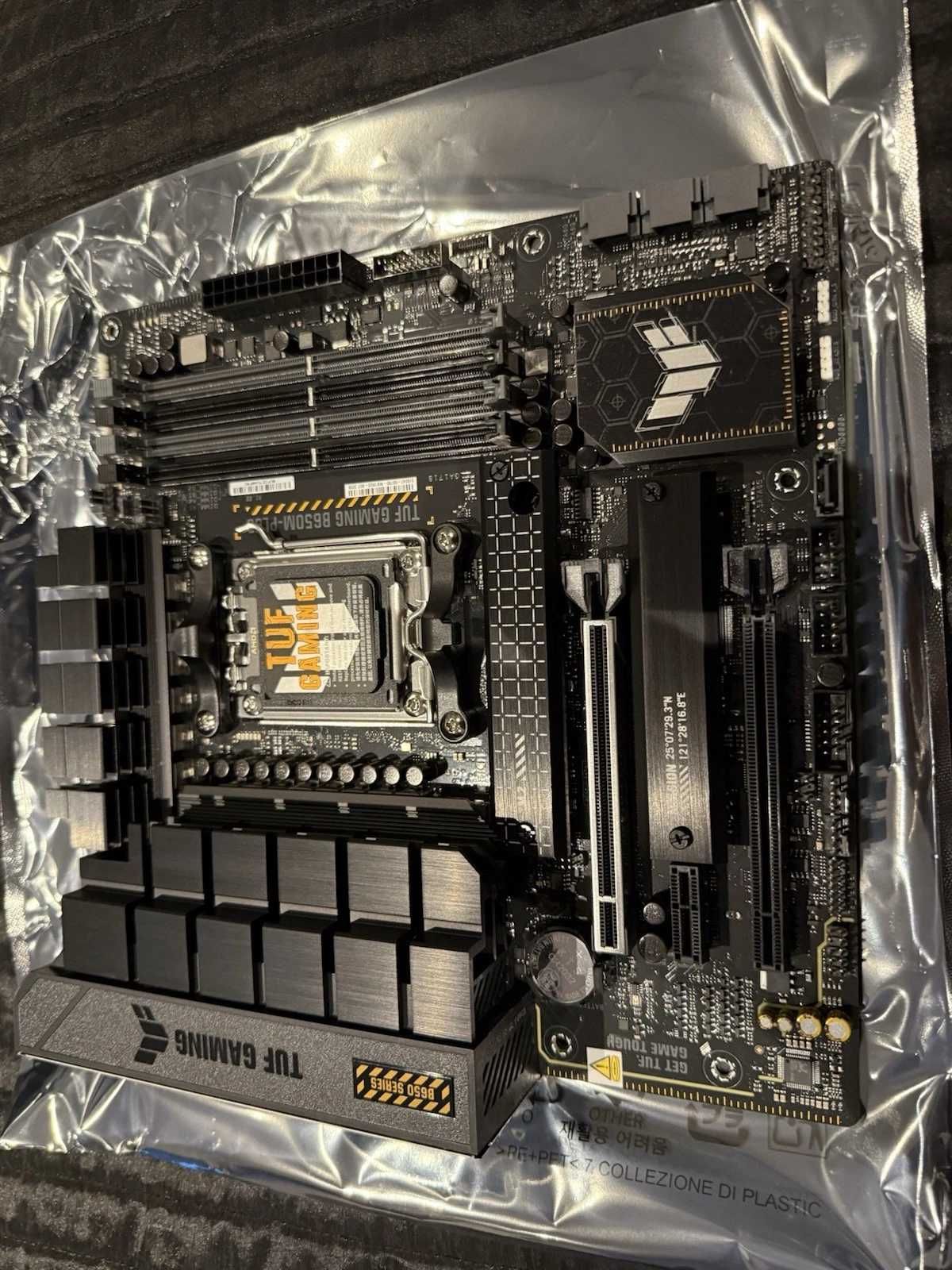 ASUS TUF Gaming B650M-PLUS + НОВ ! RYZEN 5 9600X 6-Core 5.4 GHz