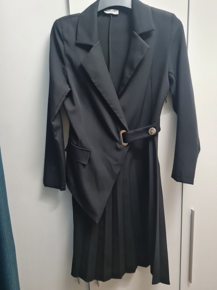 Черна рокля Е&Cup fashion