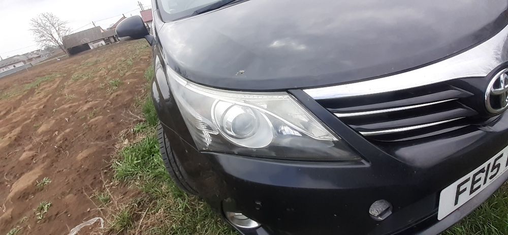 Bara capota aripi Toyota avensis