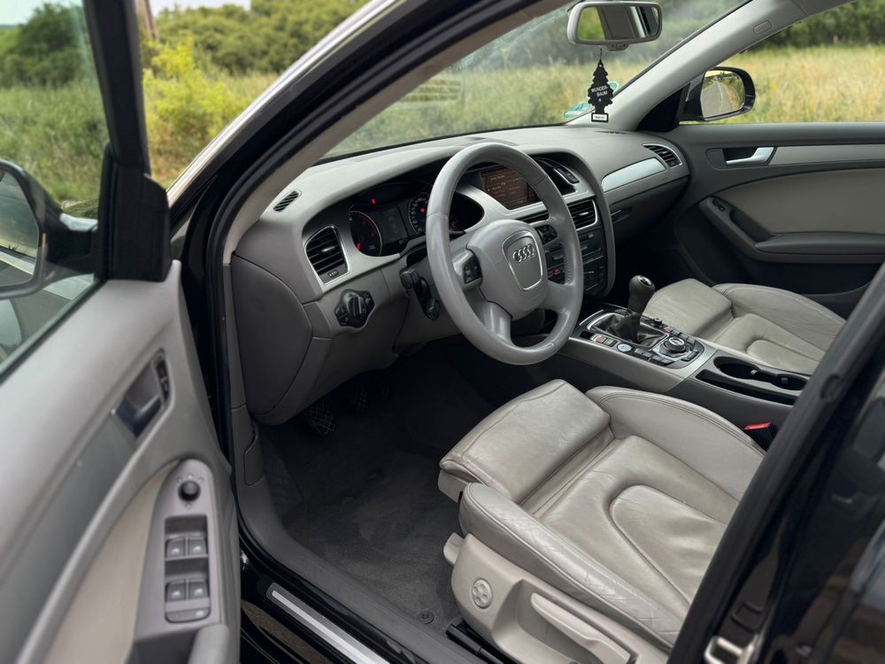 Audi A4 B8 2.0 TDI 140 Cp An 2009 6+1 Trepte *Led Navi Moduri condus*