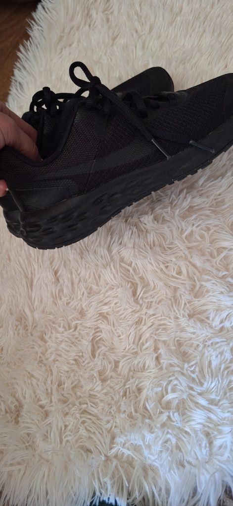 Черни Nike Mаратоки