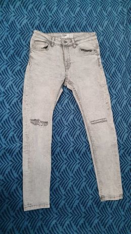 Pantaloni albi de blugi, BERSHKA, mărimea 38
