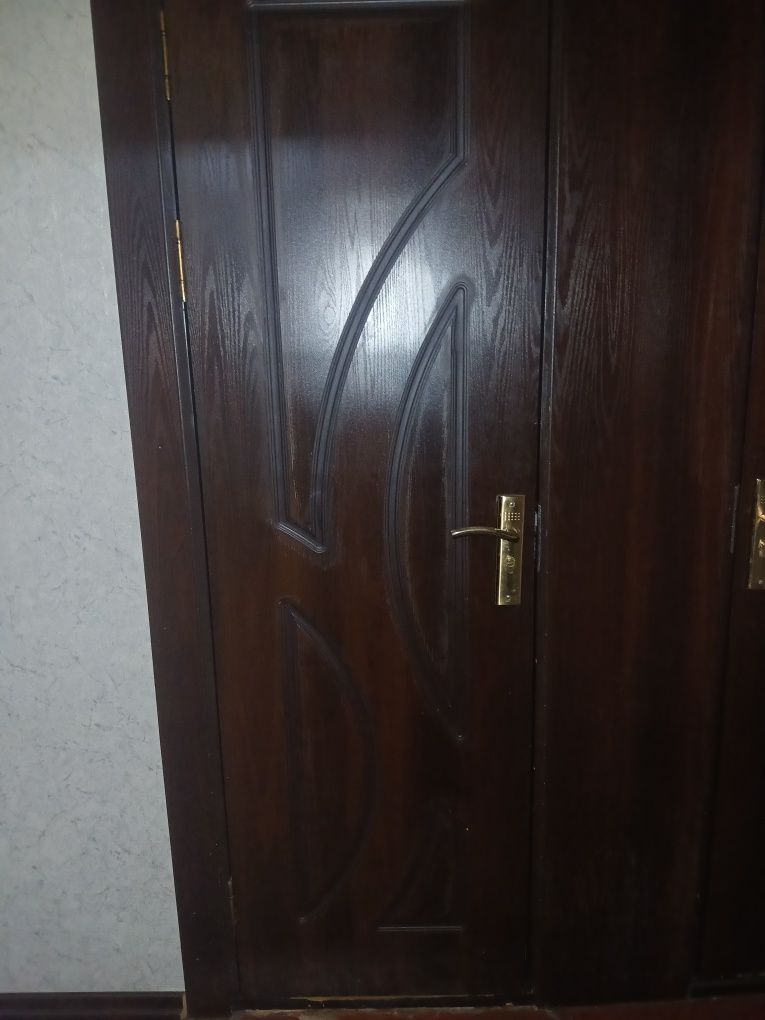 Дверь состояния хорошее