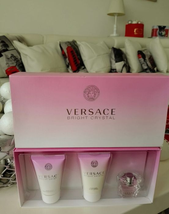 Vând set Versace,cu parfum și creme,volum mic, calitate superioara,