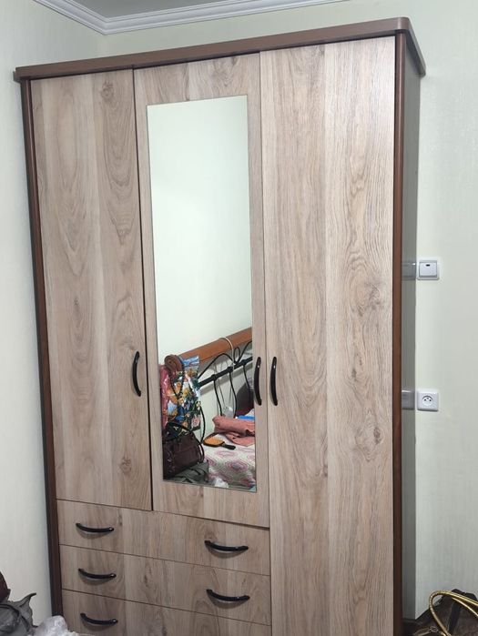 Продам 2 плательных шкафа: 1.5 года, идеальное состояние