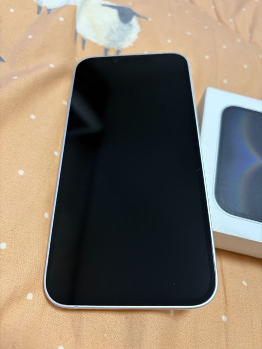 iPhone 16e 512gb 100% baterie