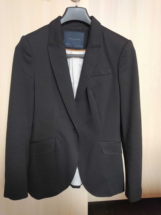 Дамско черно сако ZARA