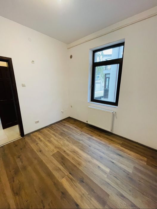 Inchiriez apartament 3 camere, singur pe etaj, in vila zona Plevnei