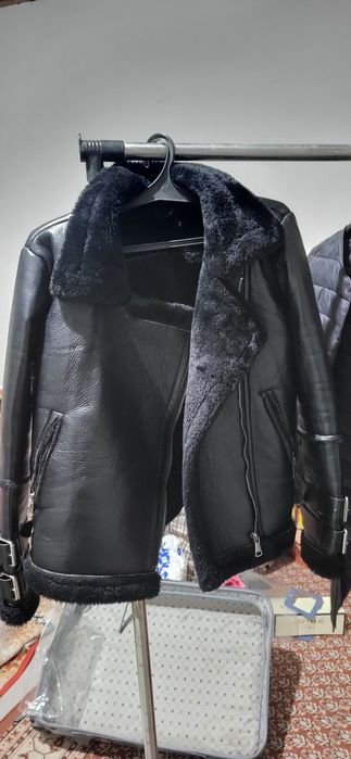 Продаю дублёнку чёрного цвета