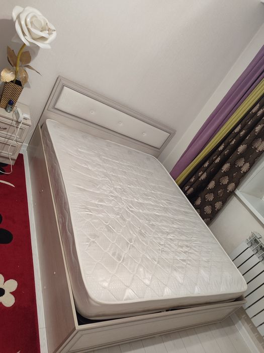 Срочно продам кровать двухспальный