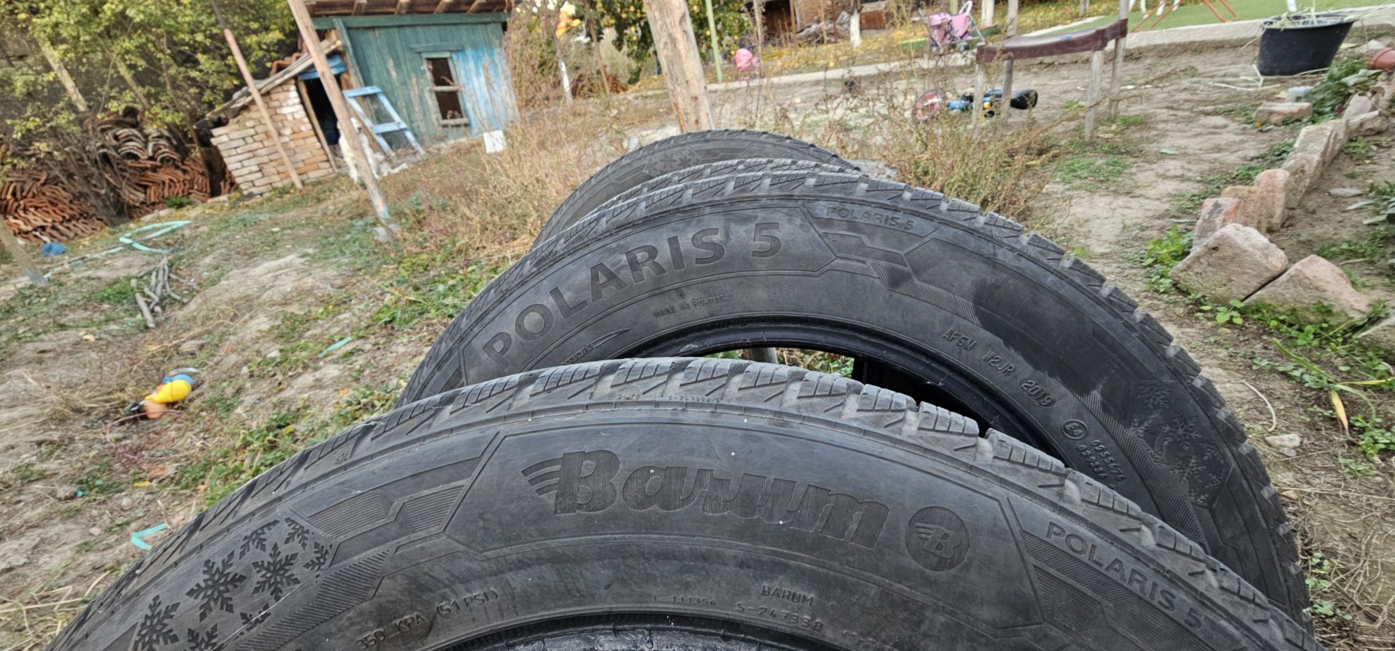 4бр. Зимни гуми BARUM 215 60 16 HXL