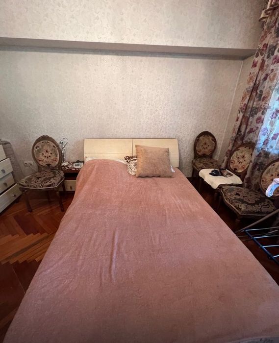 Продам спальный гарнитур