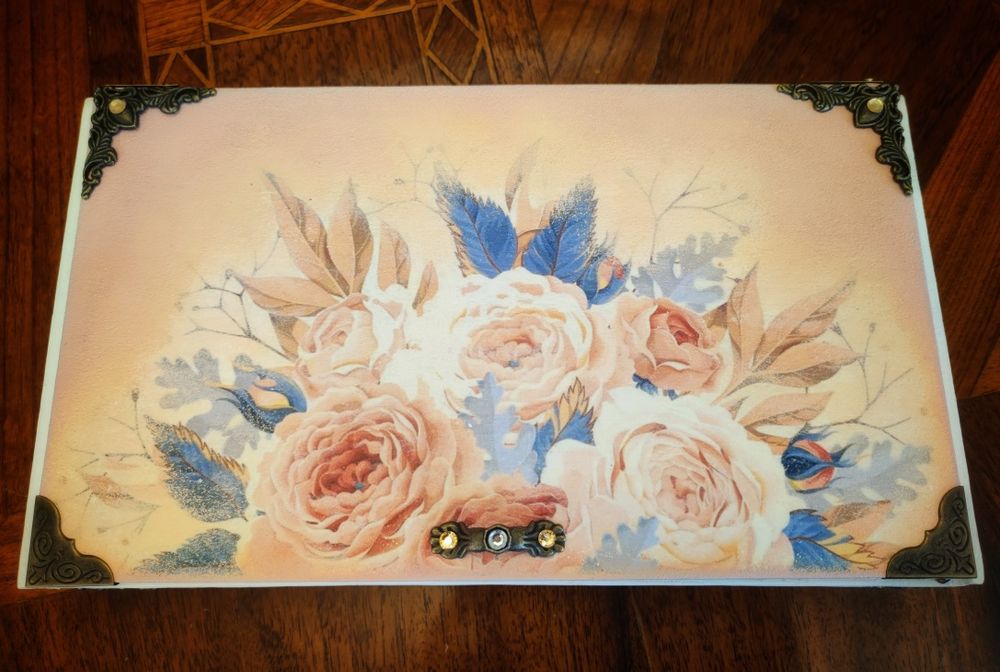 Дървена кутия за съкровища, спомени и сладки моменти!