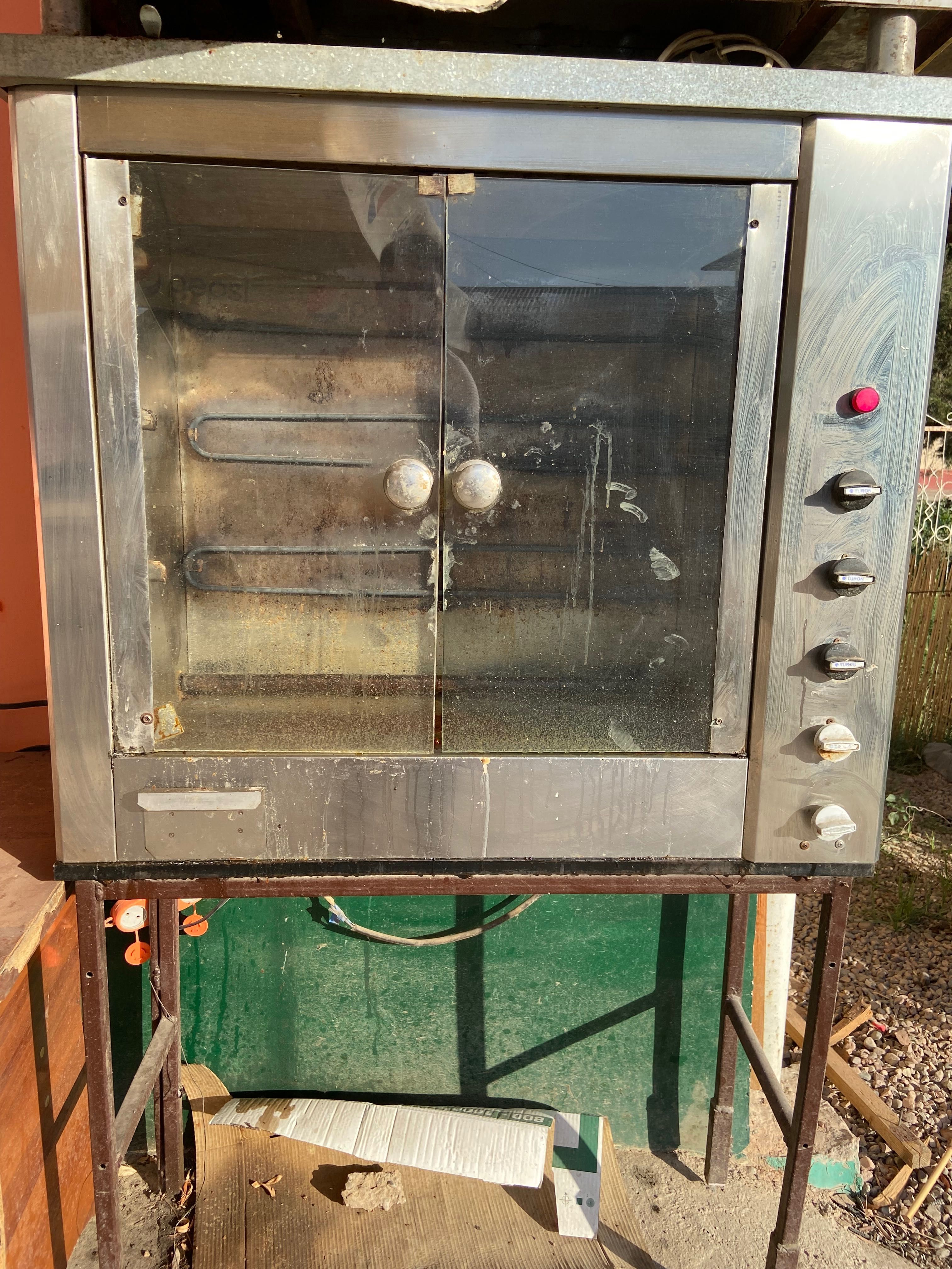 stol stul gril aparat tostir samovar vetrina