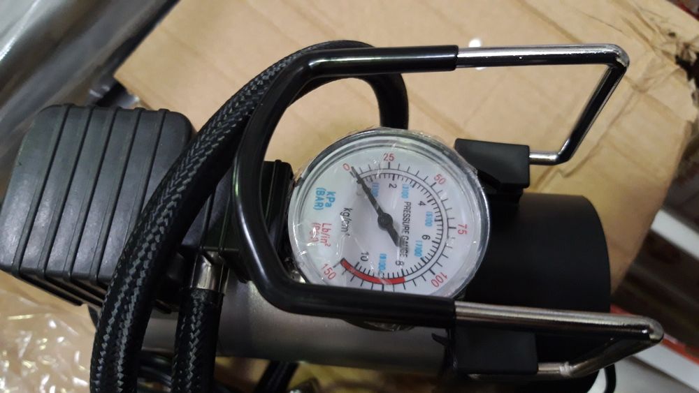 Compresor auto si uz casnic. Nou!