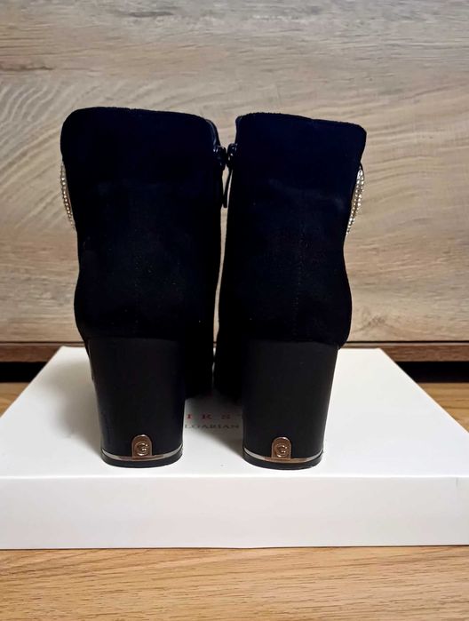 Велурени боти с широк ток