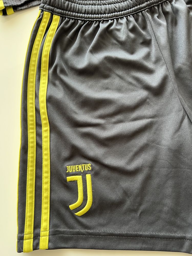 Футболен екип Adidas  JUVENTUS за момче 9-10 г