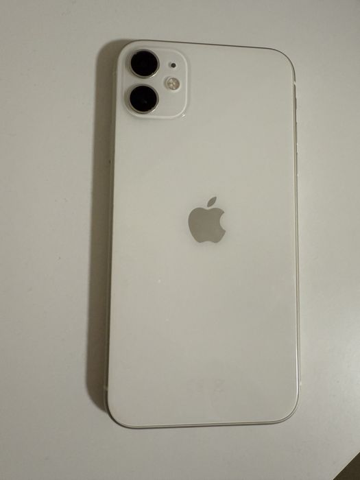 Iphone 11 бял 64 гб